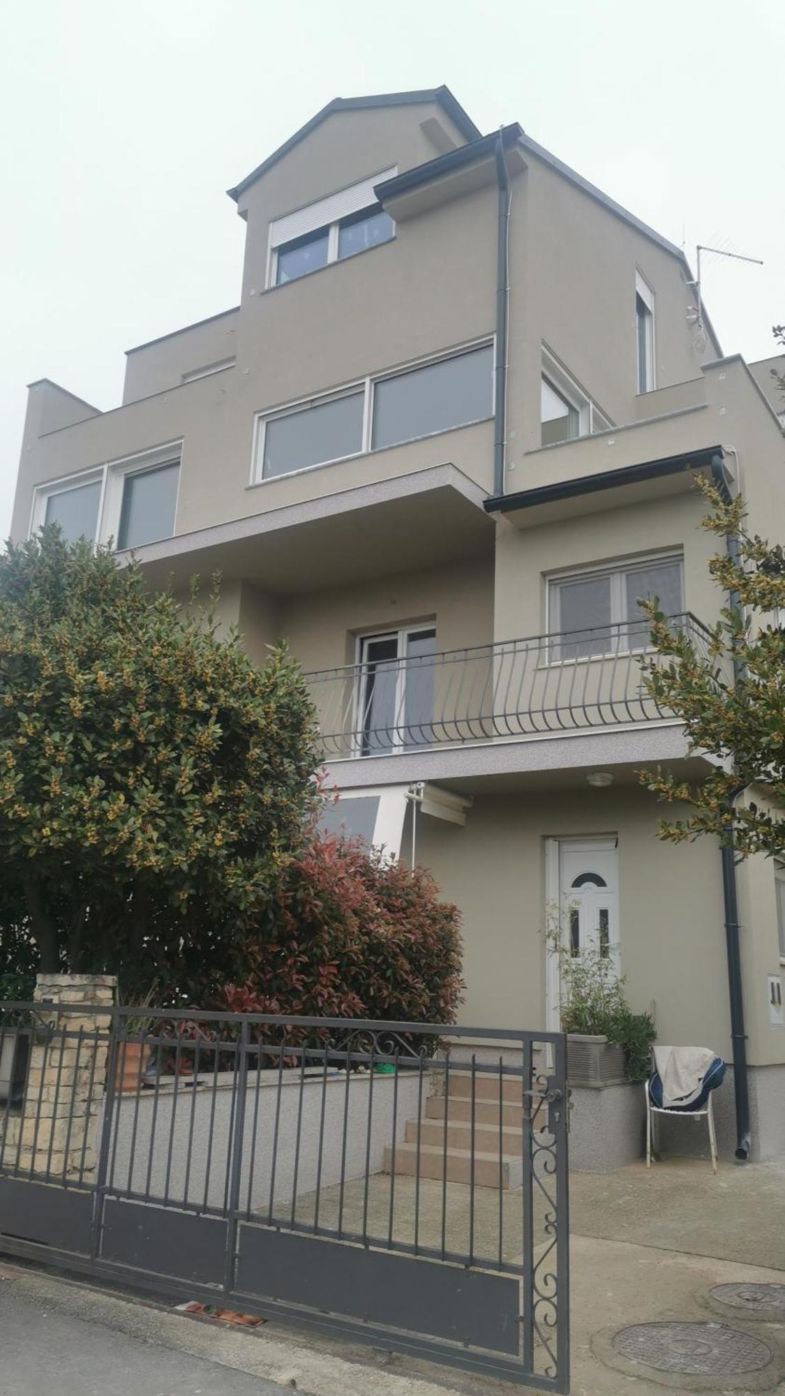 Apartments Mirta Ровин Екстериор снимка